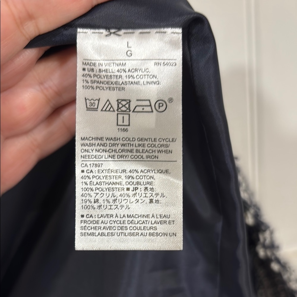 Banana republic Black & White Tweed coat with distressed accents. size L. - Picture 7 of 9